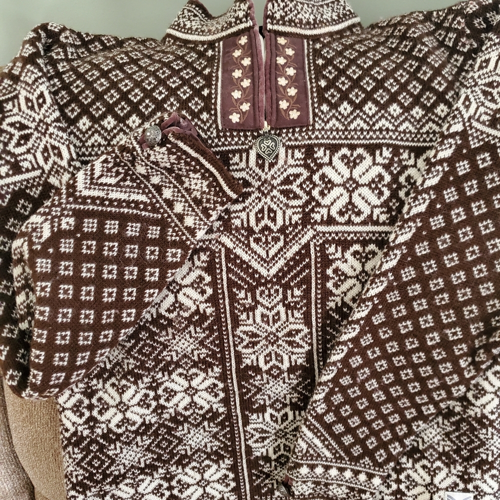 Brown and cream 1/4 zip sweater